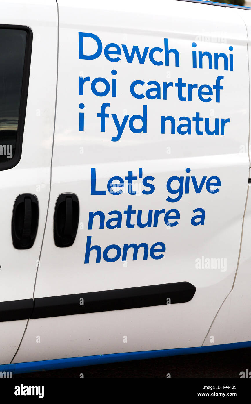 Van Sign Language Welsh english translation signs hi-res stock photography and images - Alamy