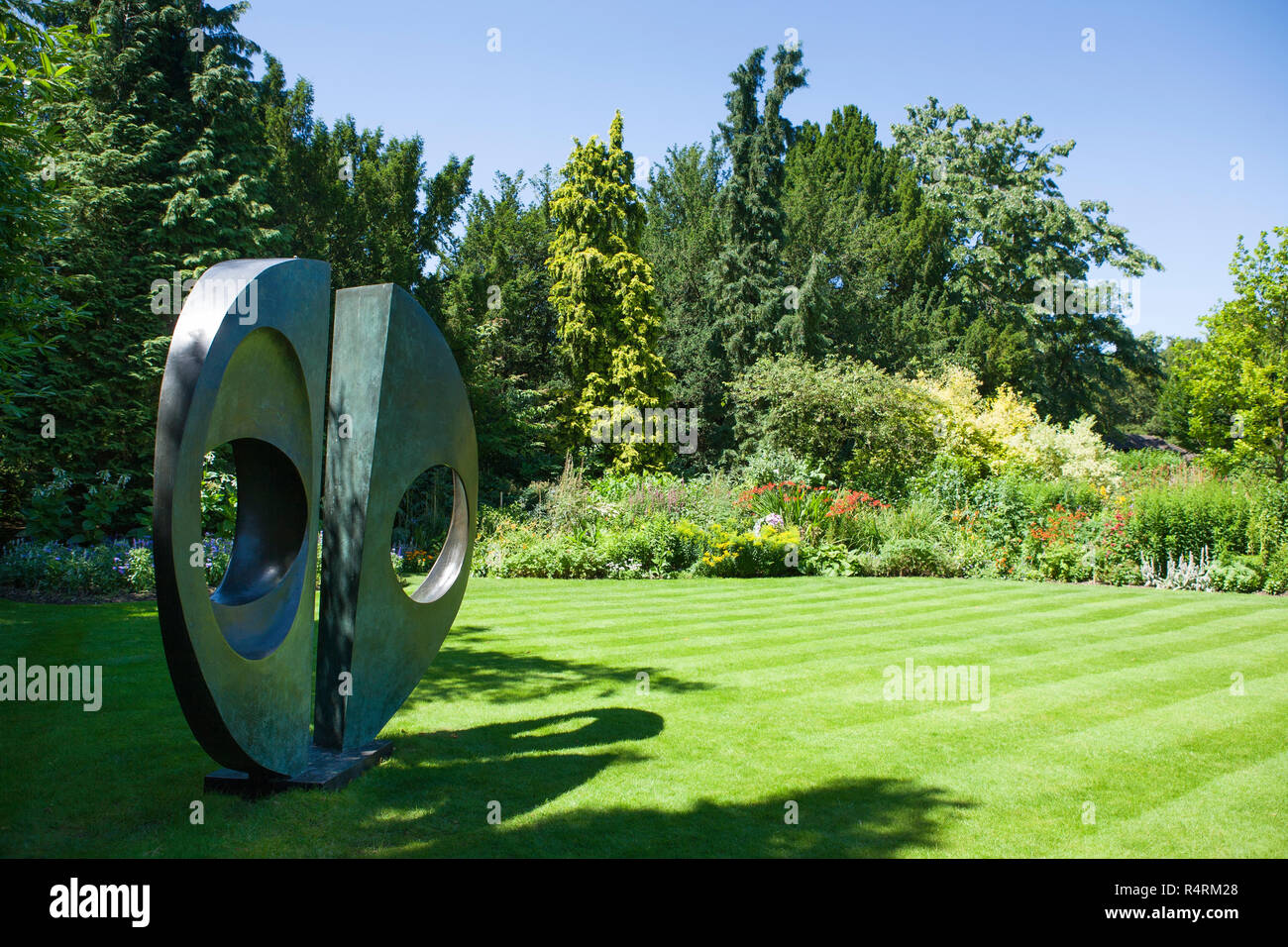 The Two Forms Sculpture by Dame Barbara Hepworth, The Fellows Garden, Clare College, Cambridge University, Cambridge, UK Stock Photo
