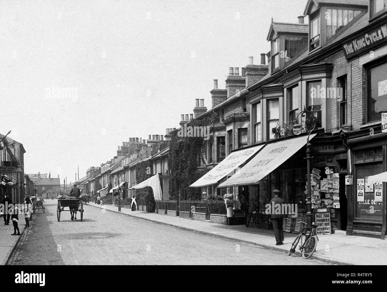 Tonning Street, Lowestoft early 1900s Stock Photo Alamy