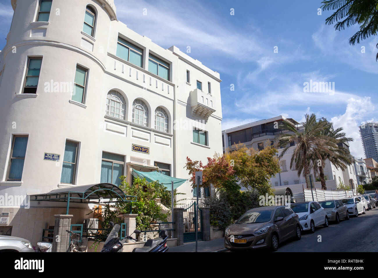 Architecture aviv building buildings hi-res stock photography and ...