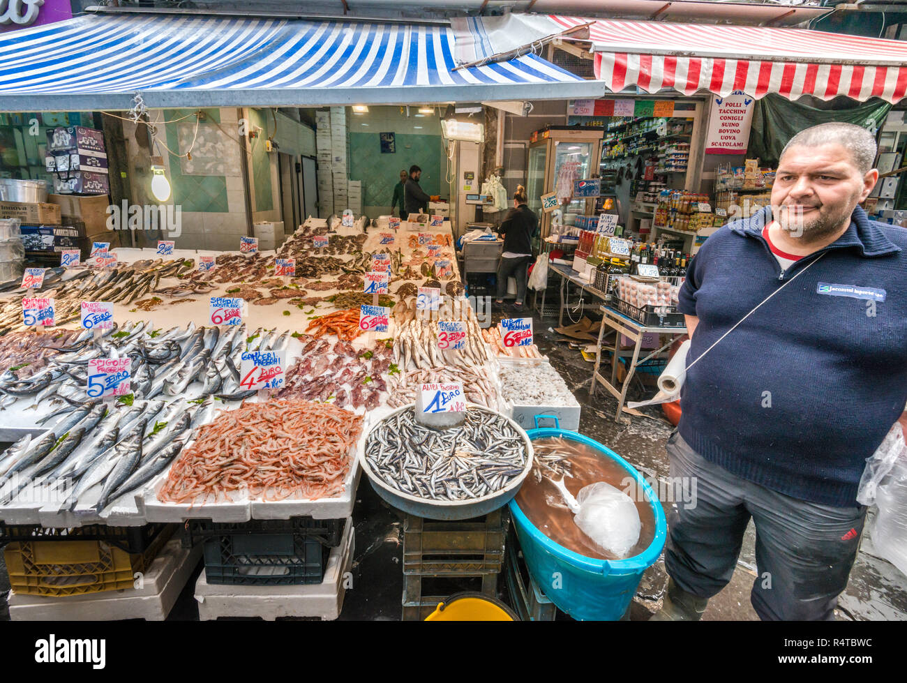 Fishmonger stall at Via Sopramuro, Mercato di Porta Nolana quarter, Naples, Campania, Italy Stock Photo
