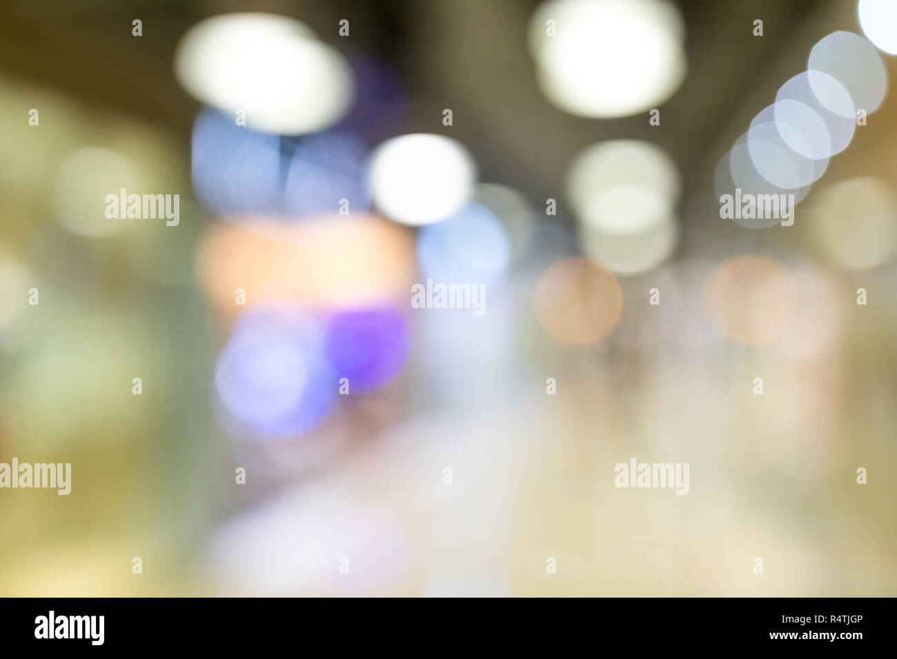 Blurry street lights moving bokeh hi-res stock photography and images ...