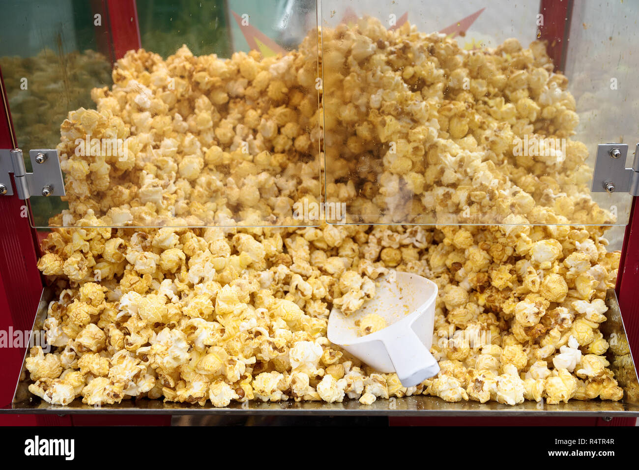 Movie theater popcorn machine hi-res stock photography and images - Alamy