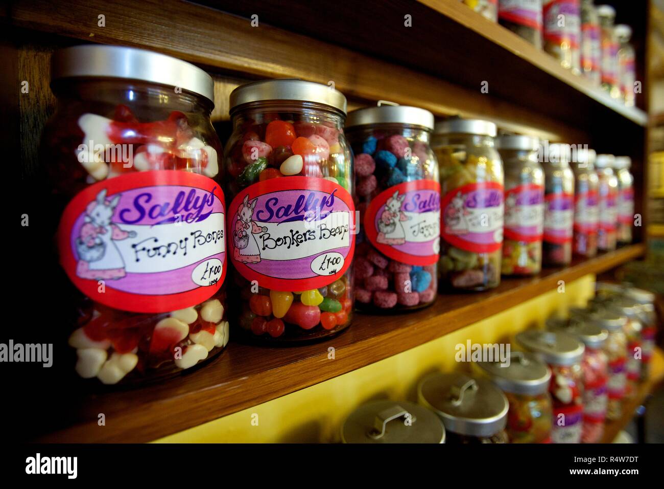 Confectionery Shelf High Resolution Stock Photography and Images Alamy