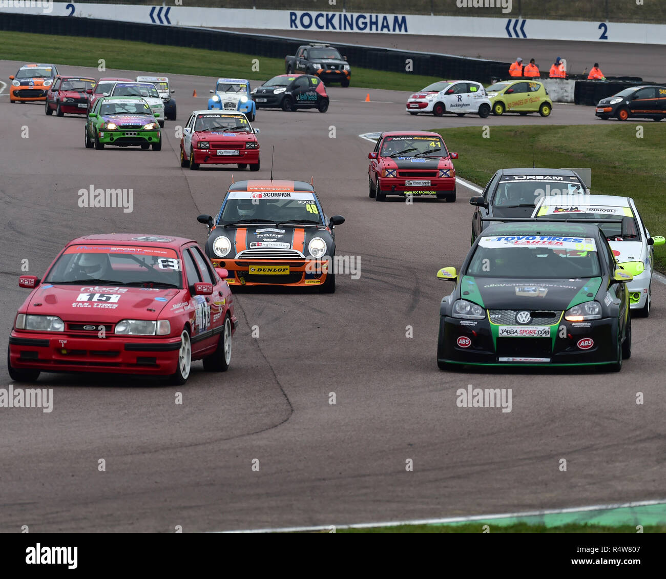 The approach to Yentwood, Saloons Race, Rockingham Super Send-Off, Rockingham Motorsport Speedway, Saturday, 25th November, 2018, Autosport, cars, Eng Stock Photo