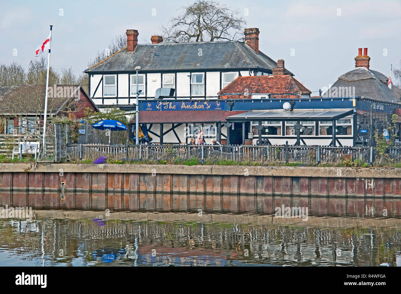 Yalding, Anchor Inn Pub by the River Medway, Kent Stock Photo Alamy