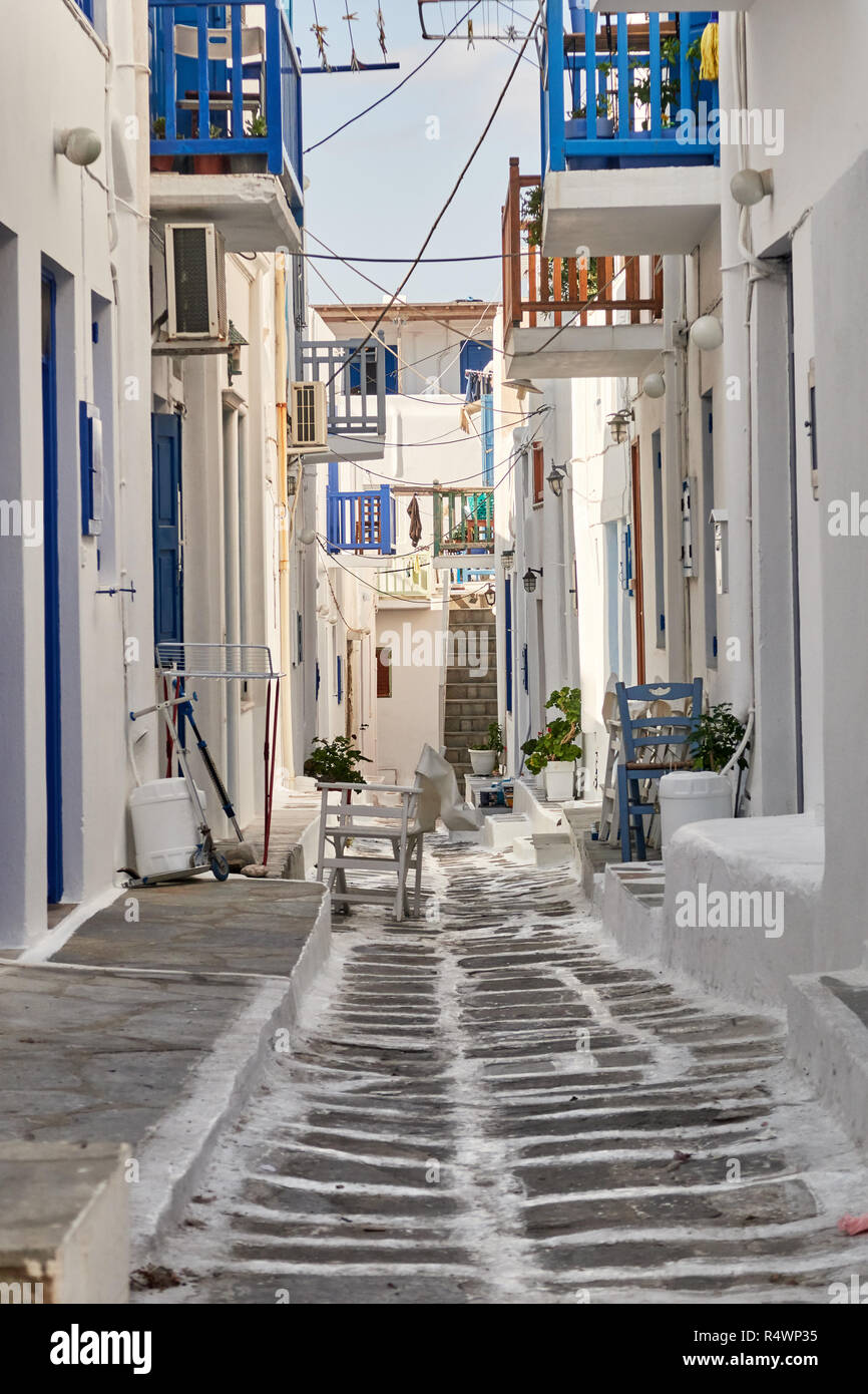 Traditional whitewashed alley in Mykonos Stock Photo