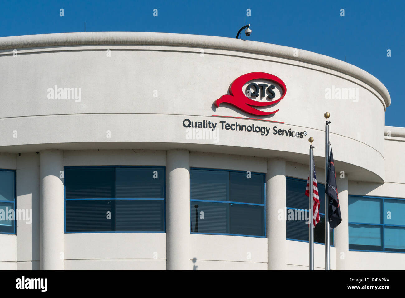 SANTA CLARA, CA/USA - OCTOBER 20, 2018: Quality Technology Services facility and trademark logo. Quality Technology Services, LLC operates data center Stock Photo