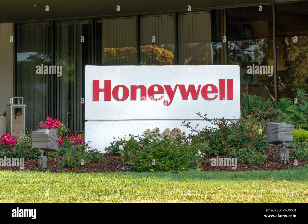 SUNNYVALE, CA/USA - OCTOBER 20, 2018: Honeywell exterior sign and trademark logo. Stock Photo