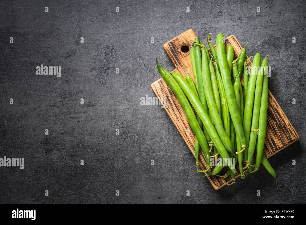 Green beans dark background hi-res stock photography and images - Alamy