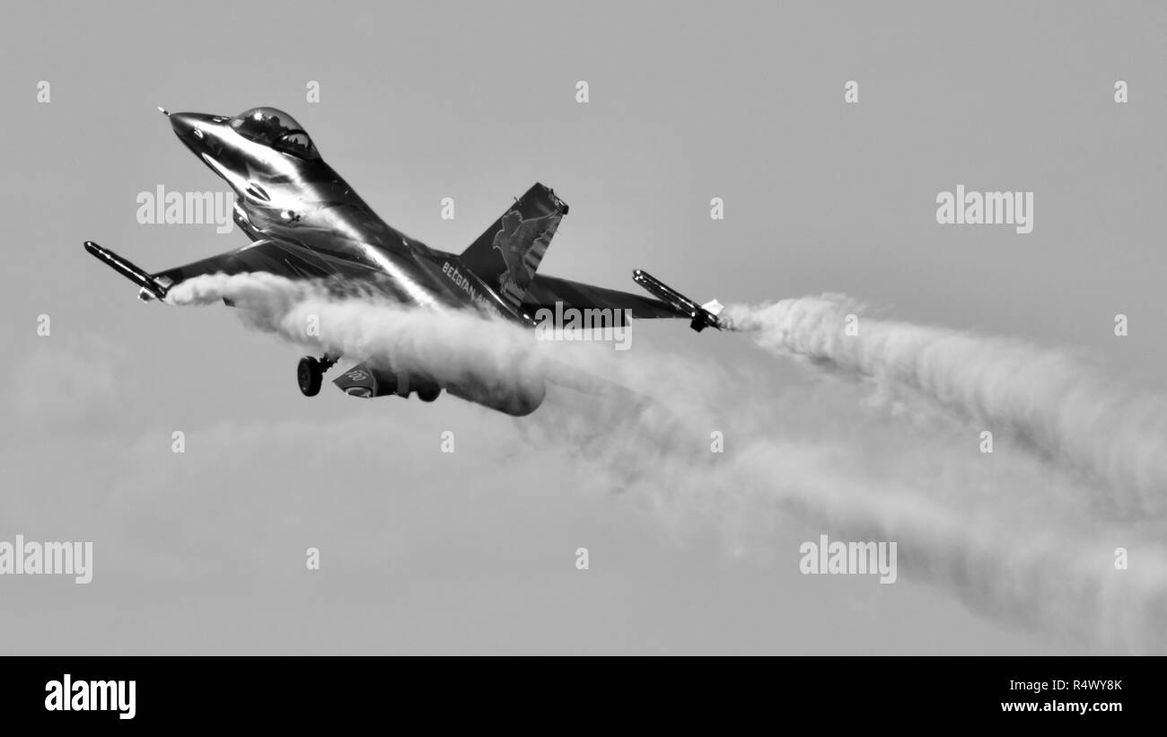 Belgian air force f 16 Black and White Stock Photos & Images - Alamy