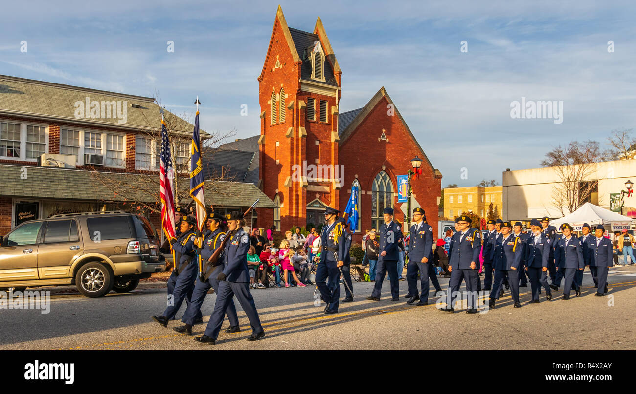 Lincolnton Nc Christmas Parade 2022 Lincolnton, Nc, Usa-11/25/18: Members Of The Lincolnton High School Jr. Air  Force Rotc Program March In Christmas Parade Stock Photo - Alamy