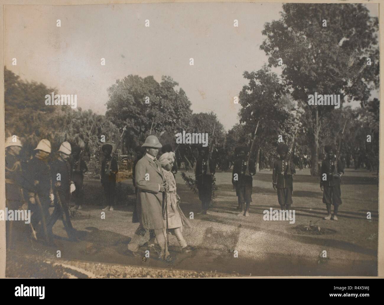 Photograph of the Viceroy, Lord Curzon, and the Maharaja of Patiala, arriving at the ceremony to unveil the state of Queen Victoria, Patiala. (Dunlop Smith Collection). India; Patiala; Punjab; Punjab (India); Nov 1903. Source: Photo 355/2/(103). Author: ANON. Stock Photo