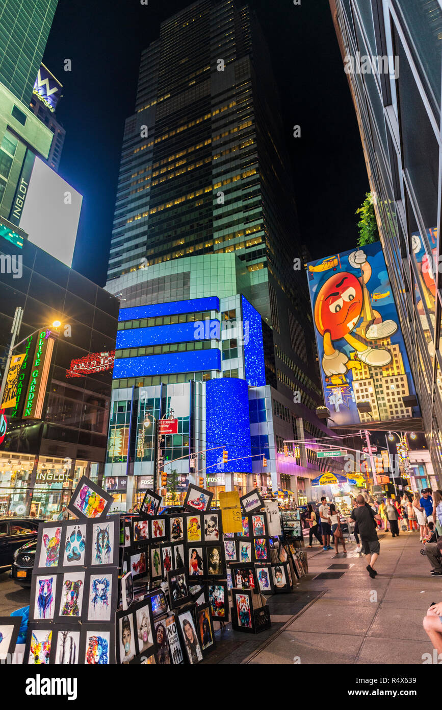 Times square souvenir shop hires stock photography and images Alamy