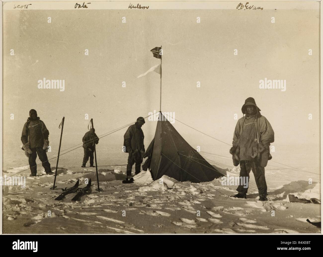 Путешествие фернана магеллана корабли. Экспедиция руаля амундсена к южному полюсу. Руаль амундсен экспедиция 1910- 1912. Экспедиция достичь открыть. Экспедиция достичь открыть.