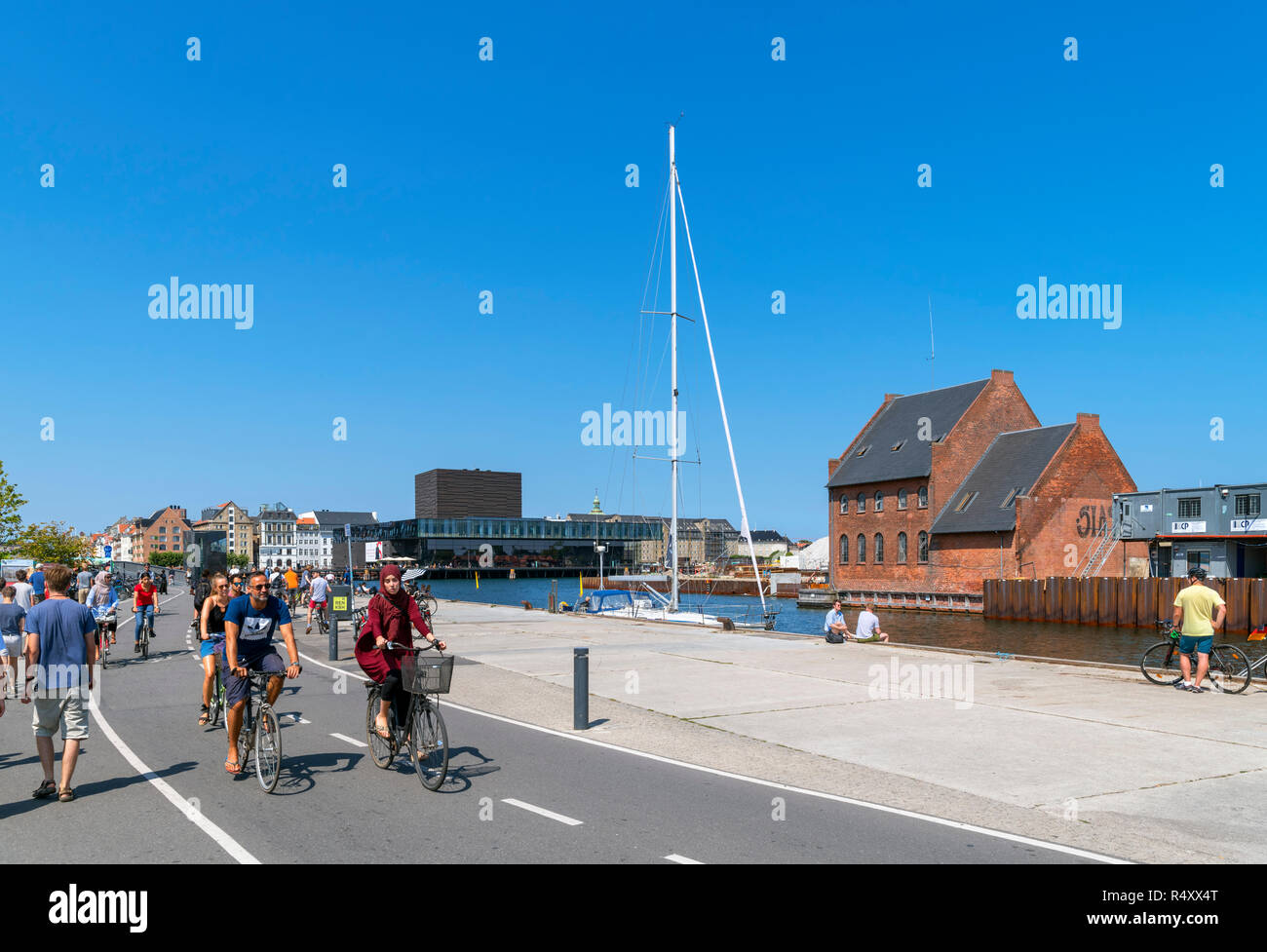 Inderhavnsbroen cycle path, Strandgade, Christianshavn, Copenhagen, Zealand, Denmark Stock Photo