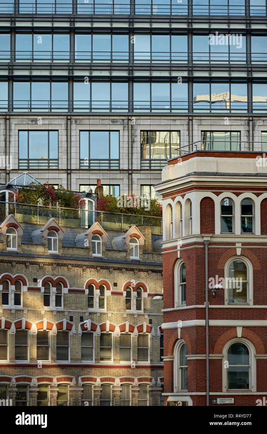Farringdon Street. London City Old and New contrast Stock Photo Alamy