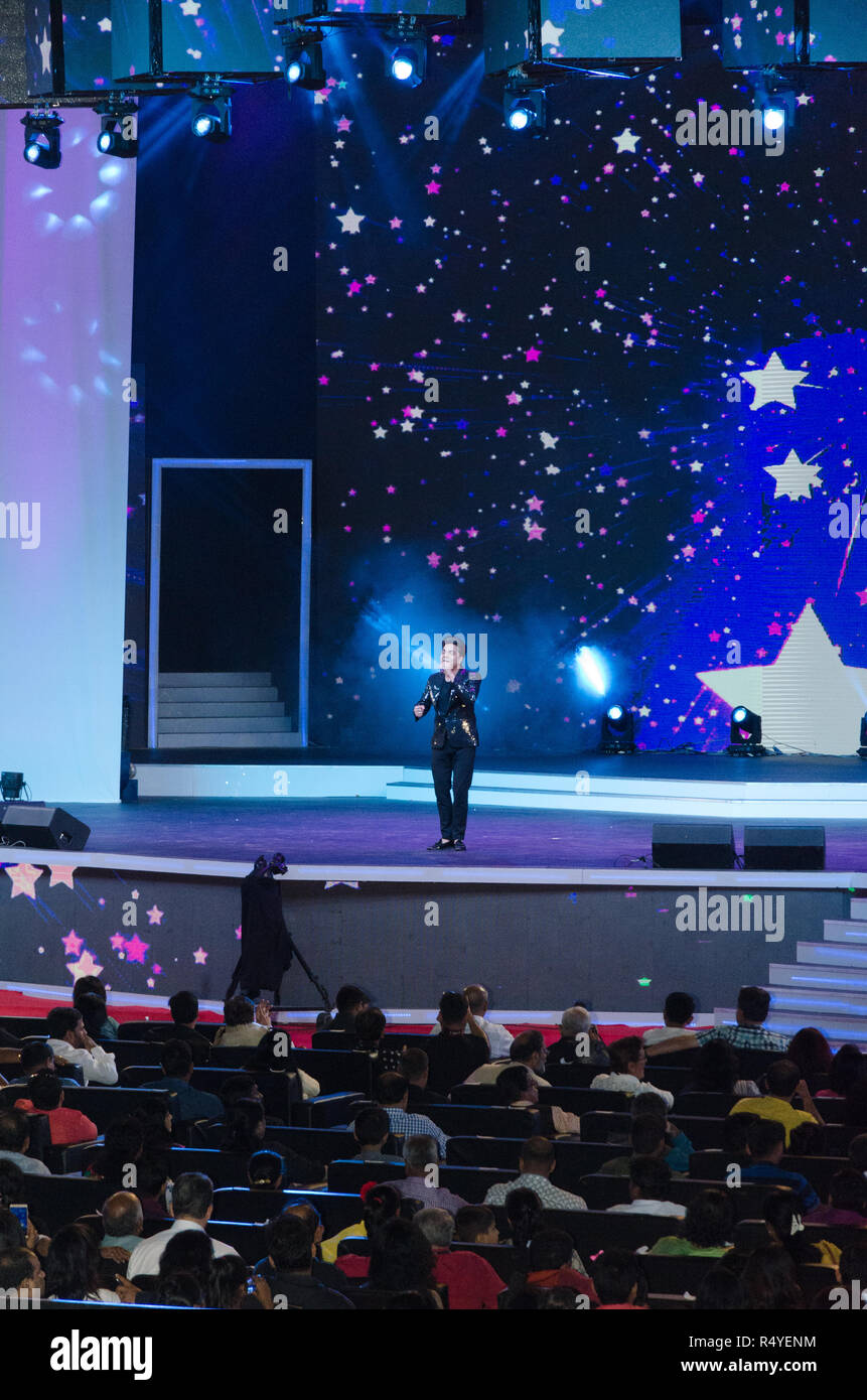 Taleigao, India. 28th November, 2018. Bollywood playback singer Vipin Aneja performs for the closing ceremony of 49th International Film Festival of India in Dr Shyama Prasad Mukherjee Indoor Stadium, Taleigao, Goa, India. Arunabh Bhattacharjee/Alamy Live News Stock Photo