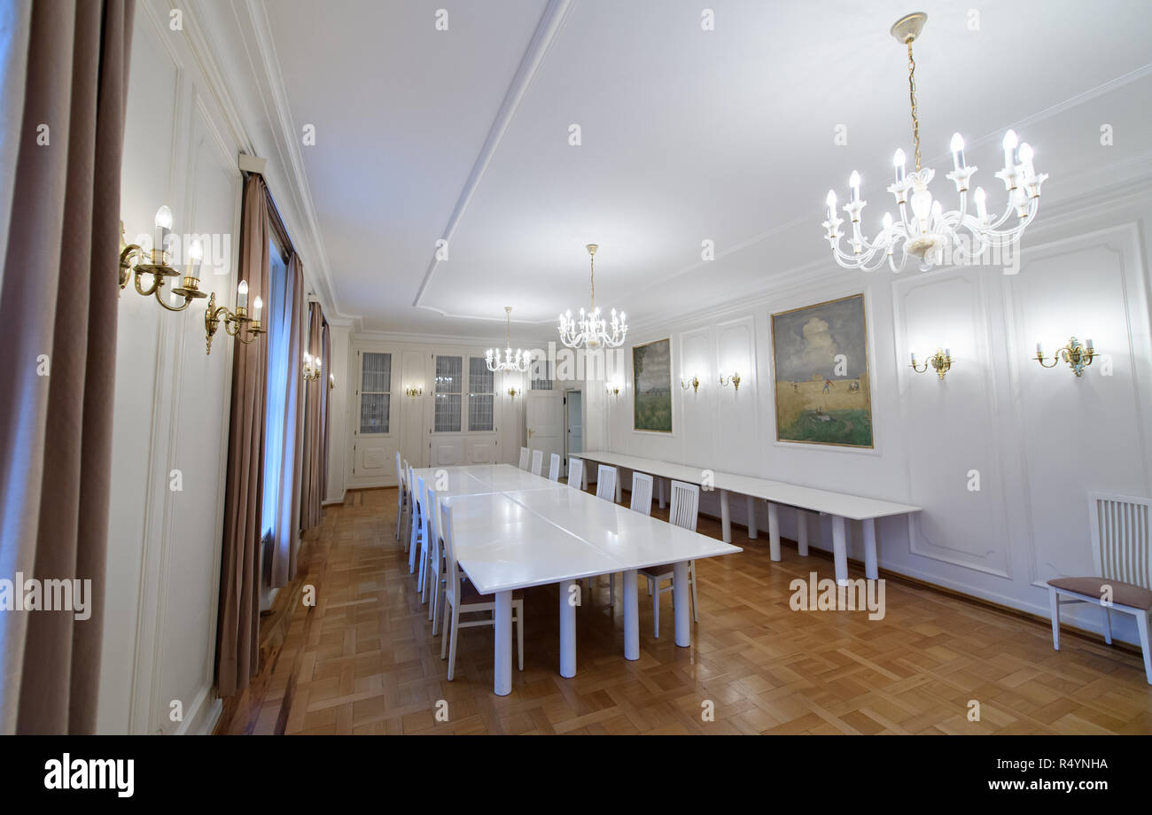 09 November 2018, Bavaria, Pullach: The 'Weißer Saal' conference room can be seen in the presidential villa on the premises of the Federal Intelligence Service (BND). The villa was once the residence of Martin Bormann, head of the party office of the NSDAP and a confidant of Hitler, and belonged to the former Reichssiedlung Rudolf Heß which was built between 1936 and 1938. From 1947, the buildings were used by the Gehlen organization and later by the Federal Intelligence Service (BND). The Federal Intelligence Service has moved from Pullach to its new headquarters in the middle of Berlin. It w Stock Photo