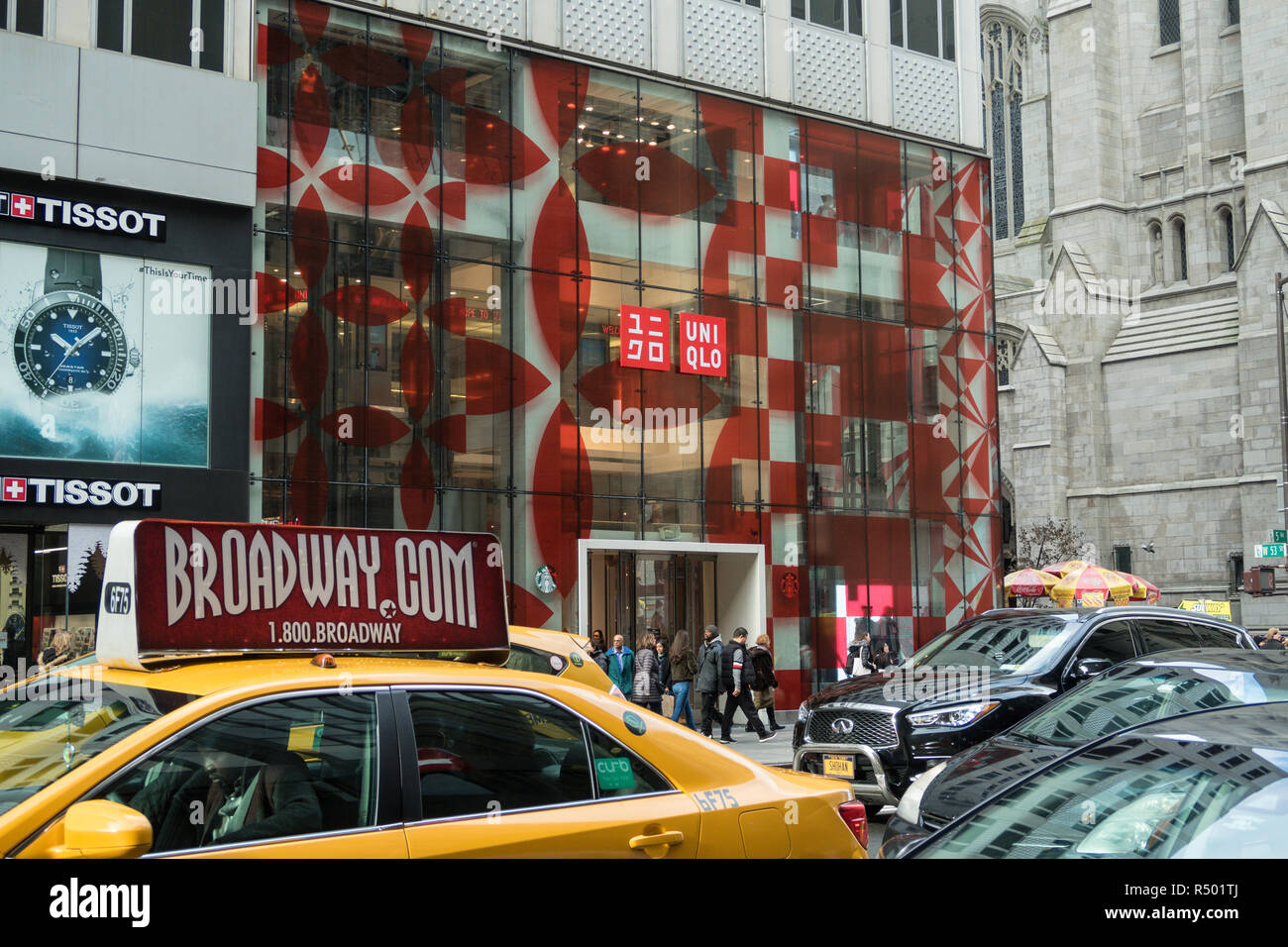 Uniqlo Store on Fifth Avenue in Midtown Manhattan, NYC, USA Stock Photo -  Alamy