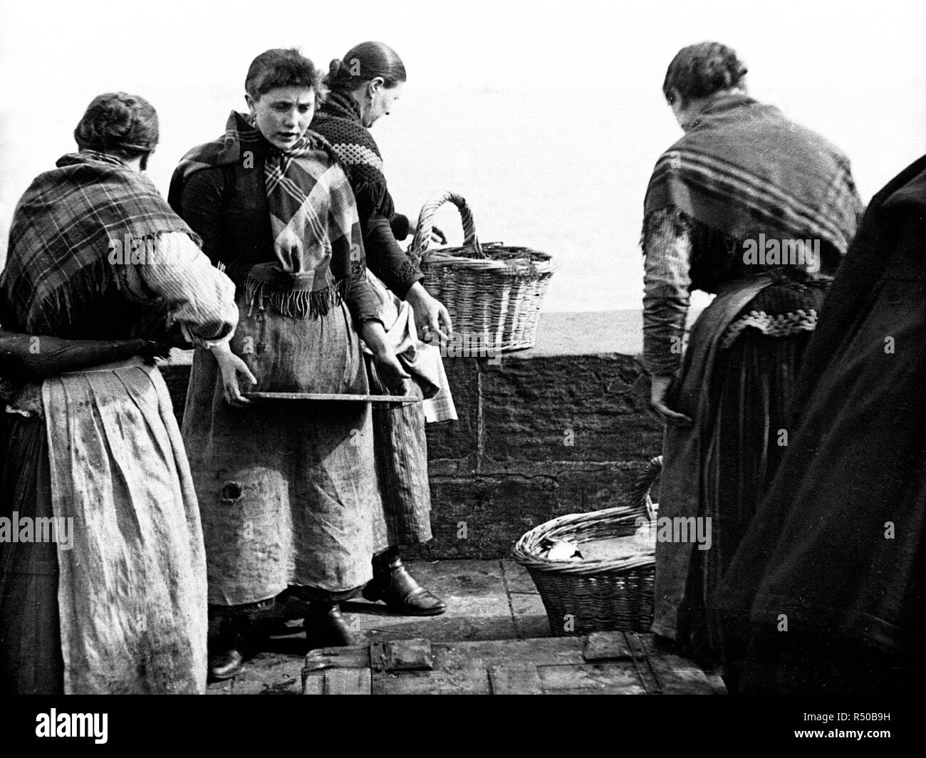 Fishwives, Newhaven Edinburgh Stock Photo Alamy