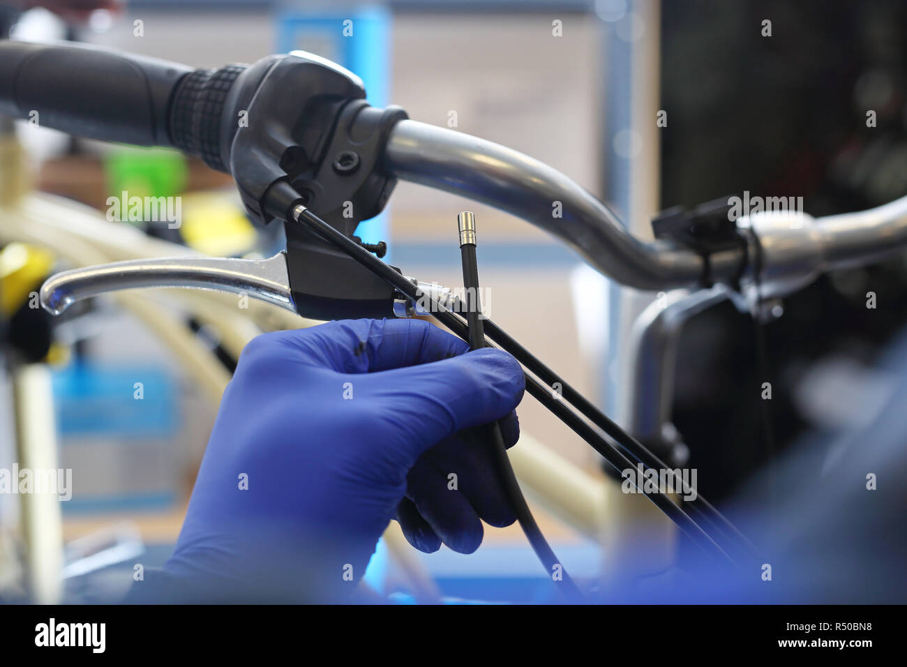 Bicycle brake online cable repair