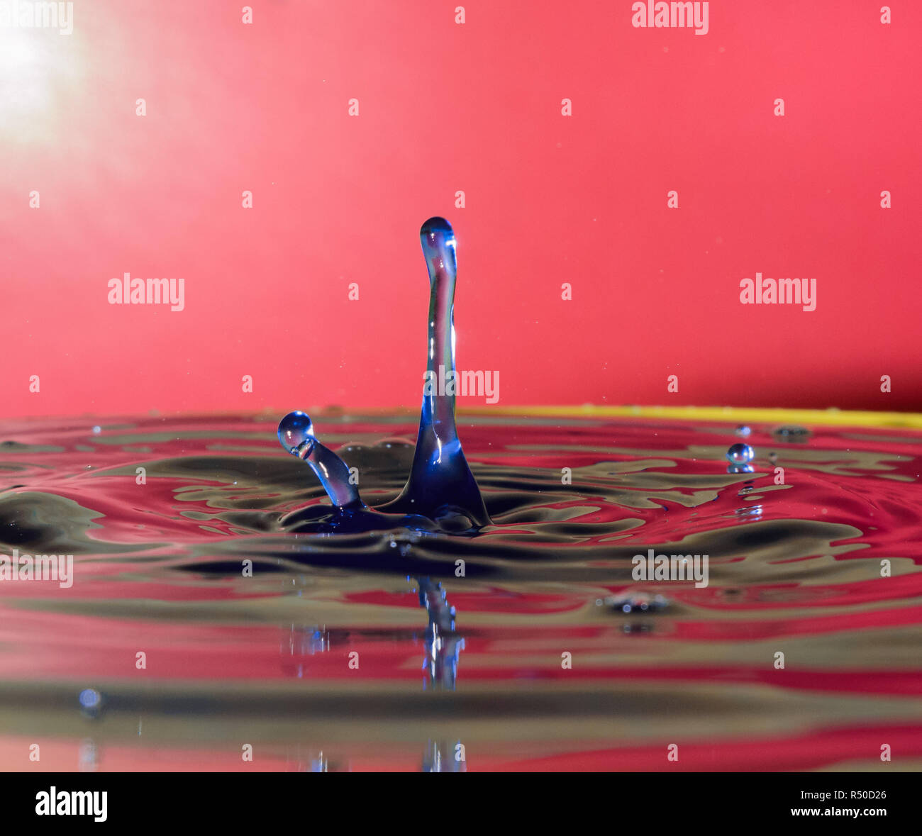Splash drops hi-res stock photography and images - Alamy