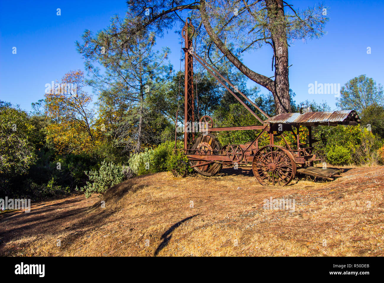 Antique oil rig hi-res stock photography and images - Alamy