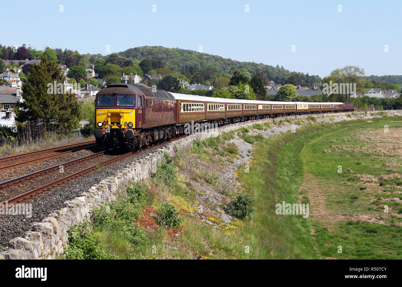 57316 passes Cart Lane nr Grange Over sands with the Statesman tour on 19.5.18. Stock Photo