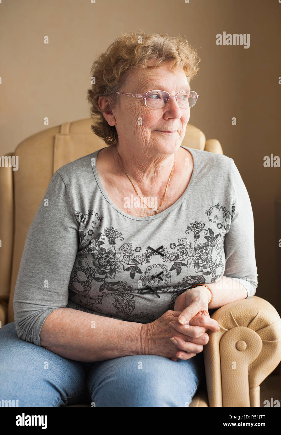 Wistful glance hi-res stock photography and images - Alamy