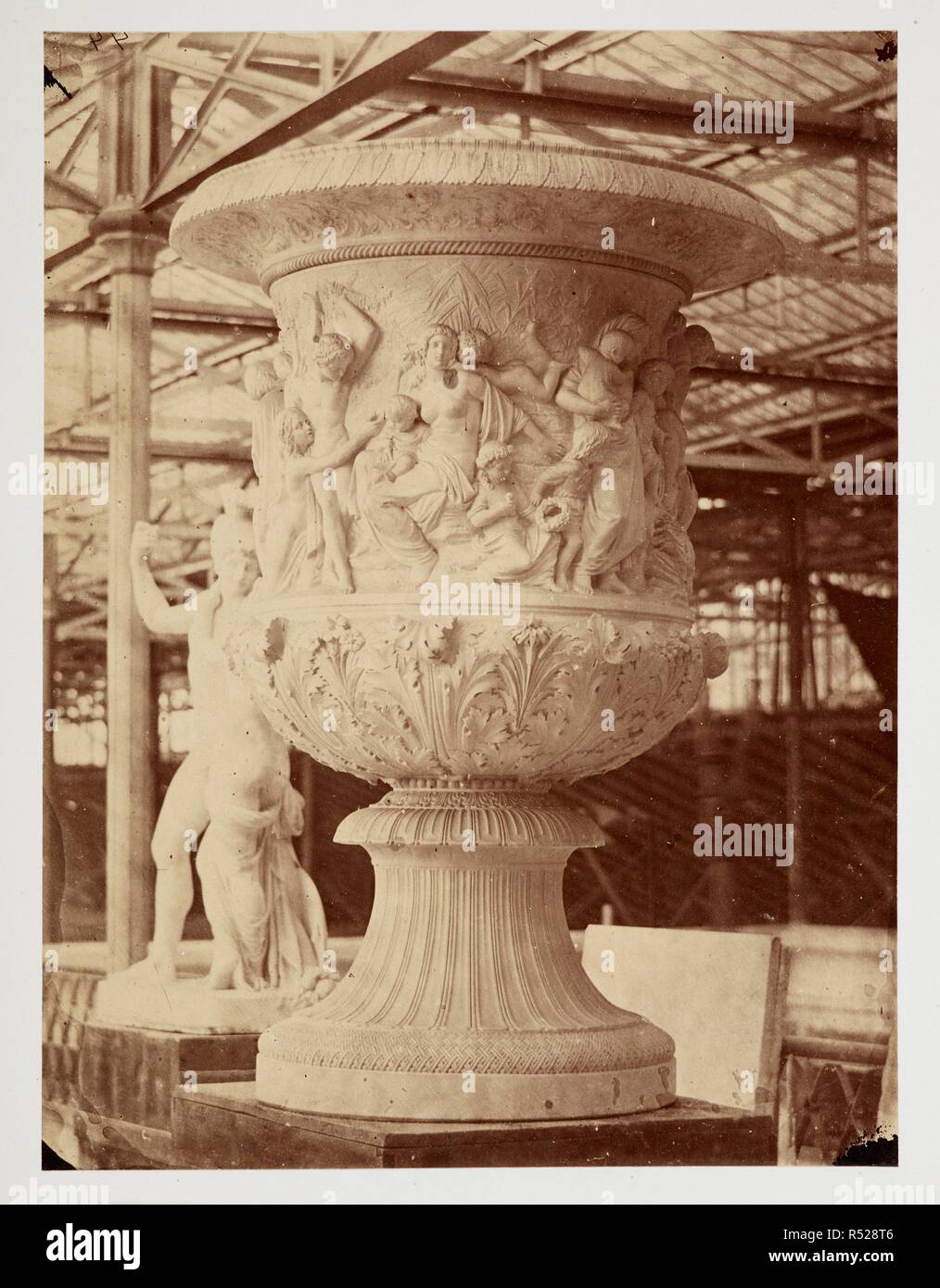 Drake vase hi-res stock photography and images - Alamy