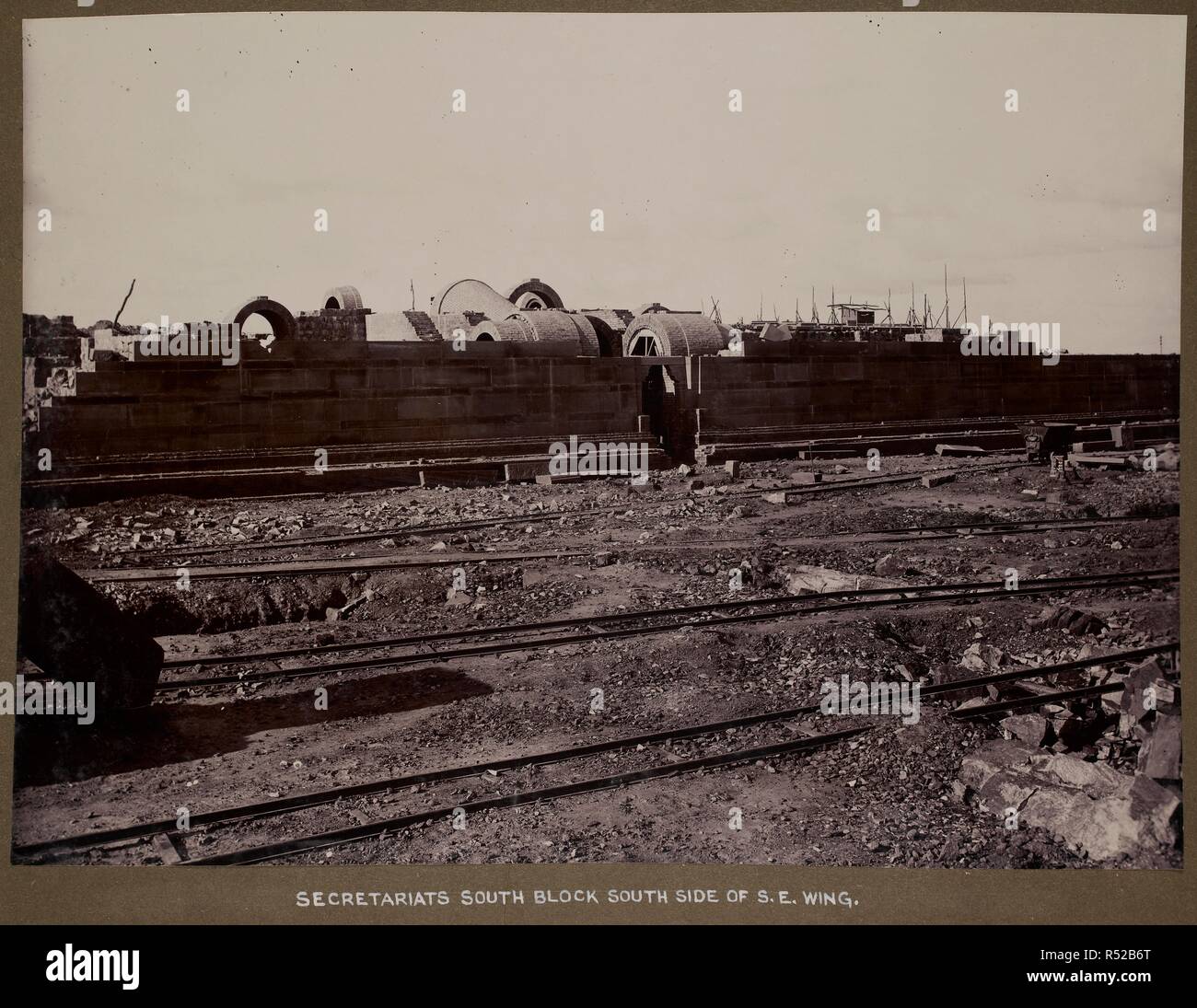 [New Delhi during early stages of construction]. Secretariats. South block, south side of S.E. wing. Sir Hugh Trowbridge Keeling (PWD) Collection: Album of views of the construction of New Delhi. India, 1910s. 117 prints 142x173mm to 240x290mm Collodio-chloride (?) or gelatine silver prints. Source: Photo 757/1.(30). Author: ANON. Stock Photo