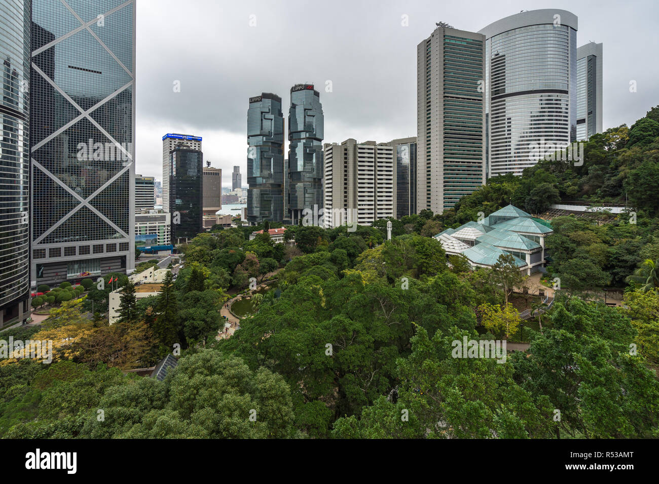 Aerial view of Hong Kong Park: on the left Bank of China building, in the middle the Lippo Center, on the right the Forsgate Conservatory Stock Photo