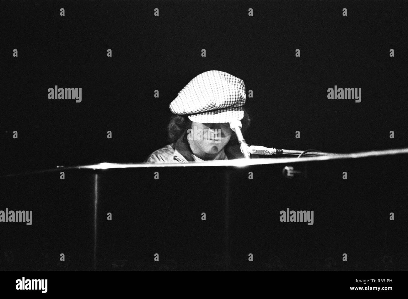 Elton John in concert at Birmingham Hippodrome. 21st April 1979 Stock Photo  - Alamy