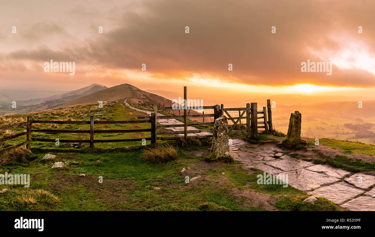 The Great Ridge, Peak District National Park Stock Photo Alamy