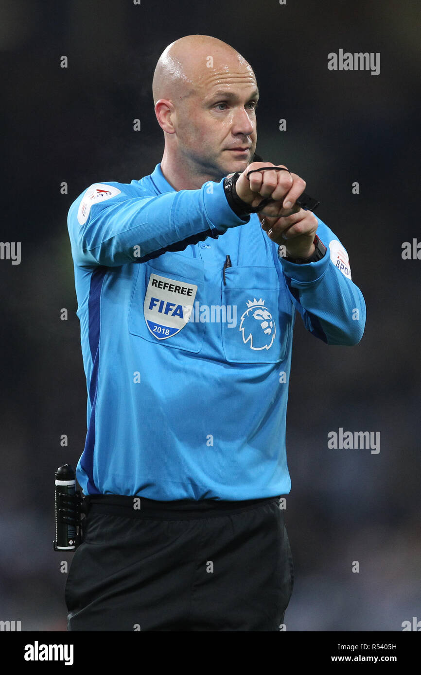 Anthony taylor soccer referee hi-res stock photography and images - Alamy