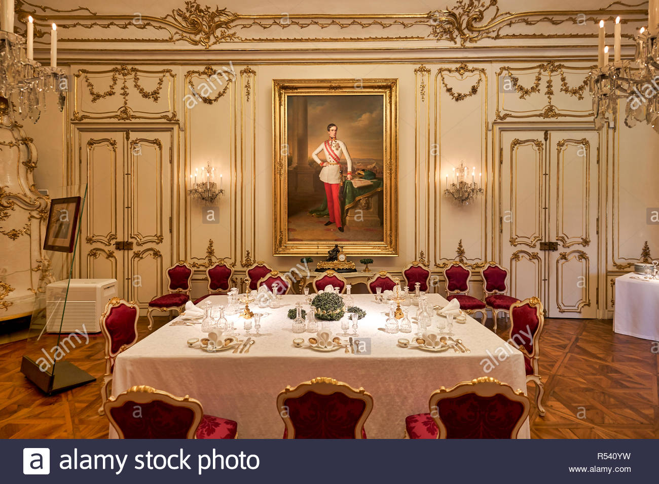 Schonbrunn Palace Interior Stock Photos & Schonbrunn Palace Interior ...