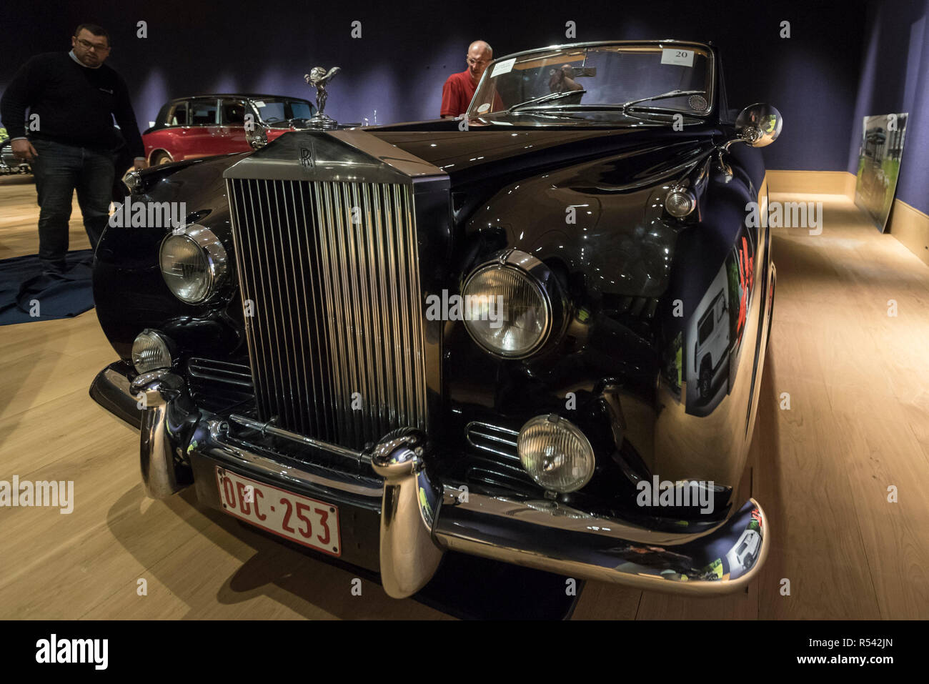 1957 RollsRoyce Silver Cloud I Empress Saloon by Hooper rear view  Post  War  Paledog Photo Collection