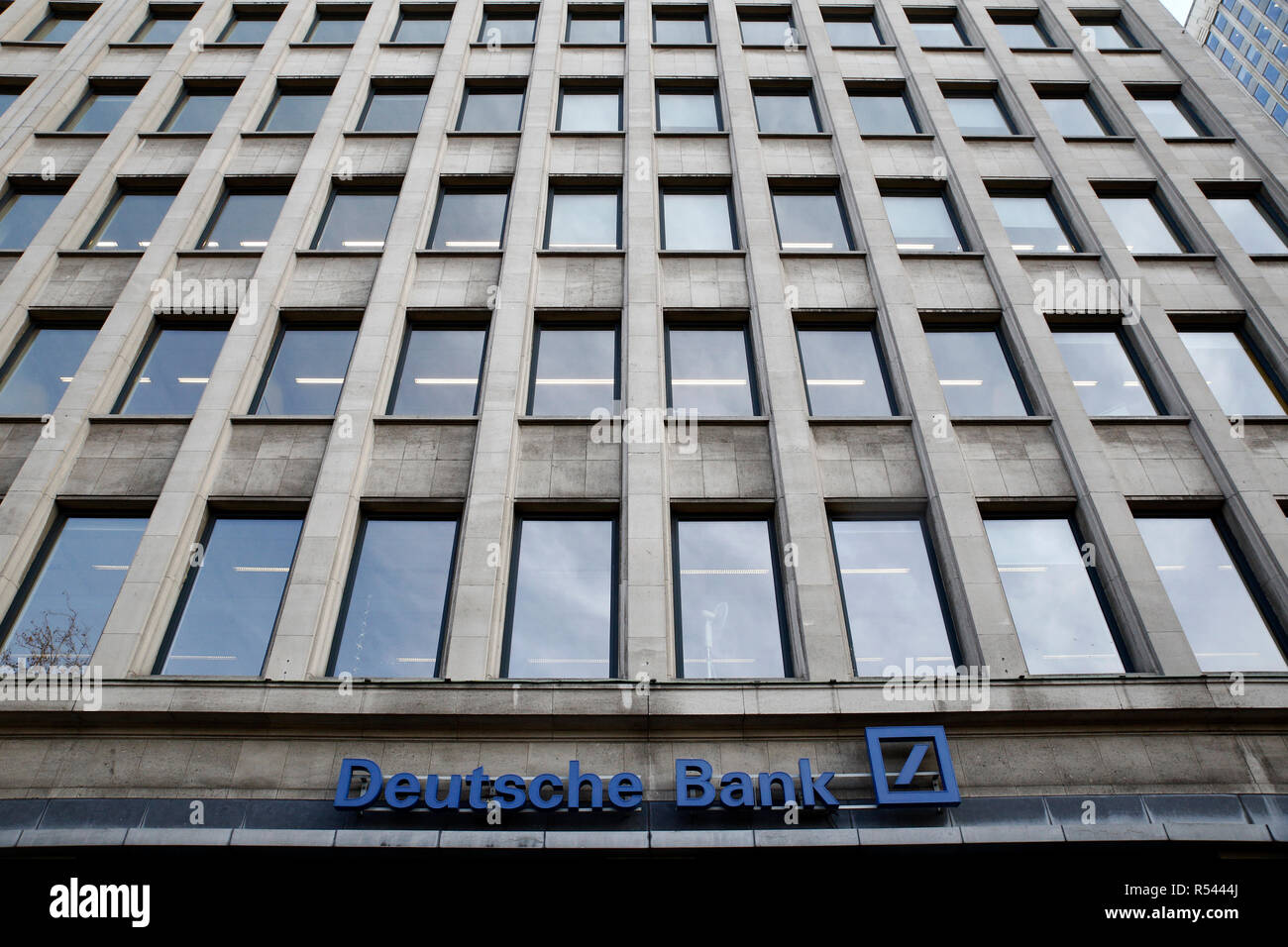 Brussels, Belgium. 29th Nov, 2018. Exterior view of Deutsche Bank branch. A large contingent of investigators searched the headquarters of the largest German money house in Frankfurt. The suspicion: Group employees helped customers set up so-called offshore companies in tax havens and launder money from criminal activities. Credit: ALEXANDROS MICHAILIDIS/Alamy Live News Stock Photo