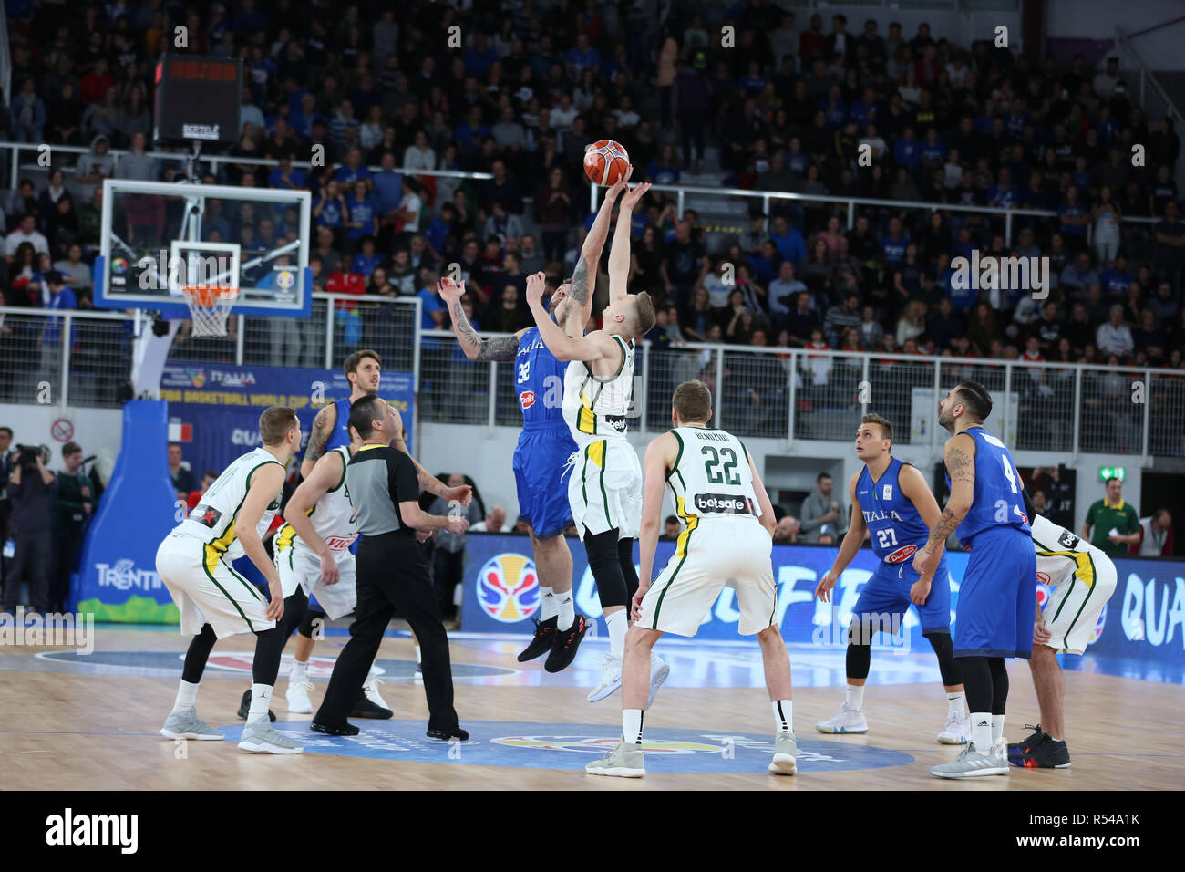 Brescia, Italy. 29th Nov, 2018. FIBA Basketball World Cup Qualifiers: Italy v Lithuania, Brescia, Italy. Jump ball Credit: Mickael Chavet/Alamy Live News Stock Photo