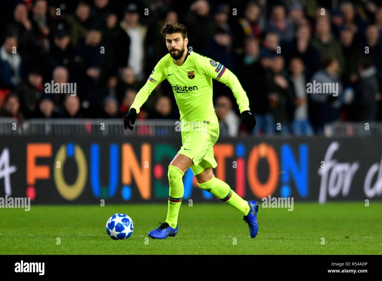 UEFA Champions League 2018-19 - Group B : PSV Eindhoven 1-2 FC Barcelona in  Eindhoven, Holland on November 28, 2018. Gerard Pique Credit: Sander  Chamid/AFLO/Alamy Live News Stock Photo - Alamy