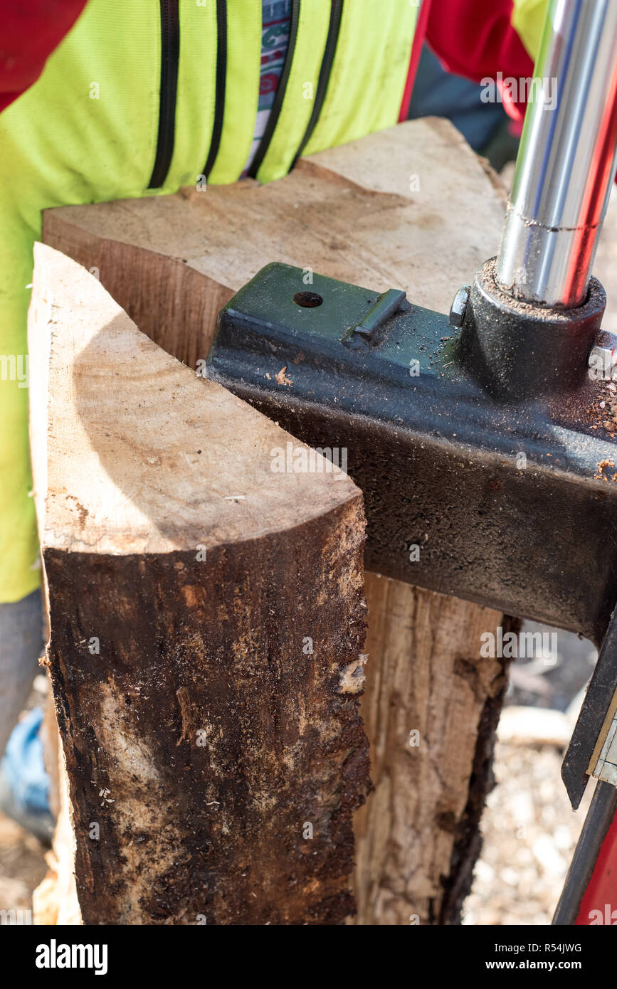 hydraulic log splitter on tractor Stock Photo Alamy