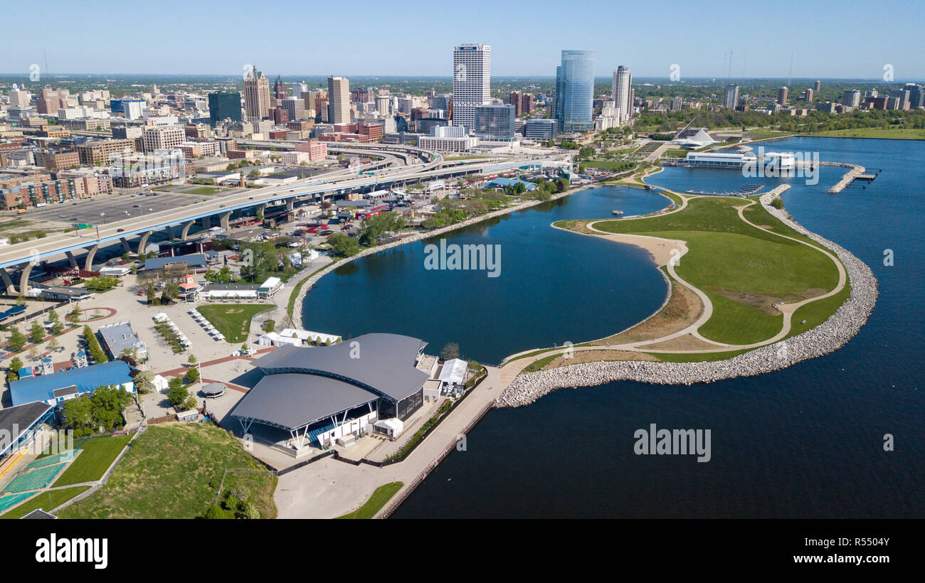 BMO Harris Pavilion with Miller Lite, Dr Henry W Maier Festival Park, Milwaukee, WI, USA Stock Photo