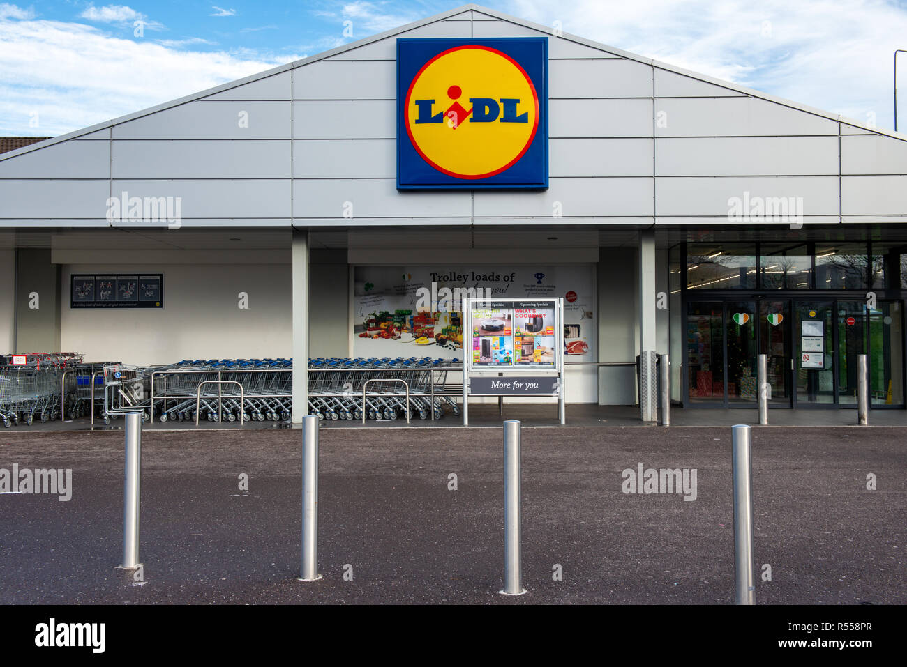 Lidl Shop Supermarket Stock Photos & Lidl Shop Supermarket Stock Images Alamy