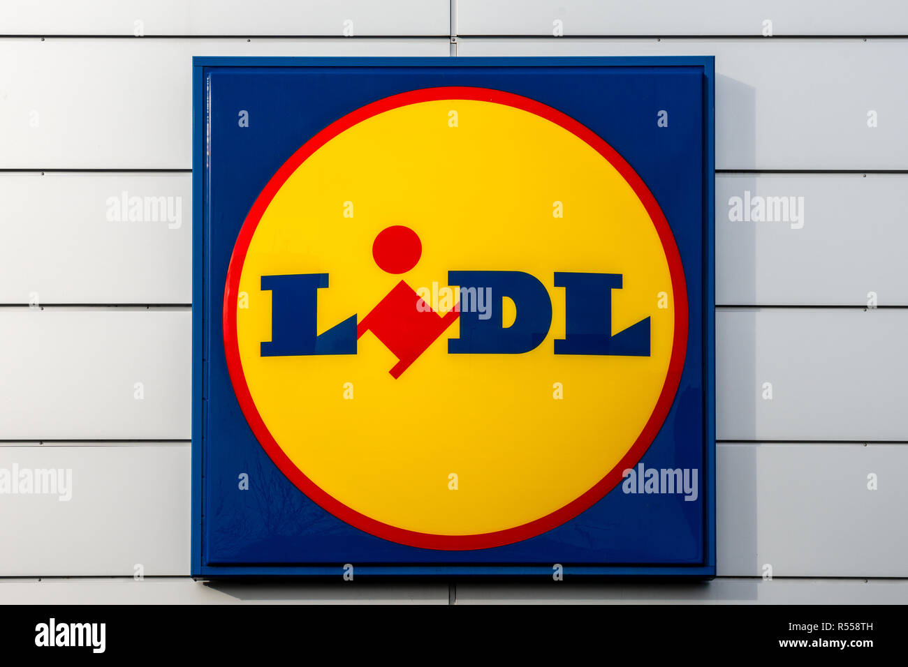 Lidl UK logo sign on shopfront Stock Photo