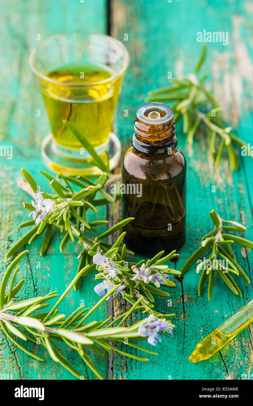 Rosemary essential oils (Rosmarinus officinalis Stock Photo Alamy