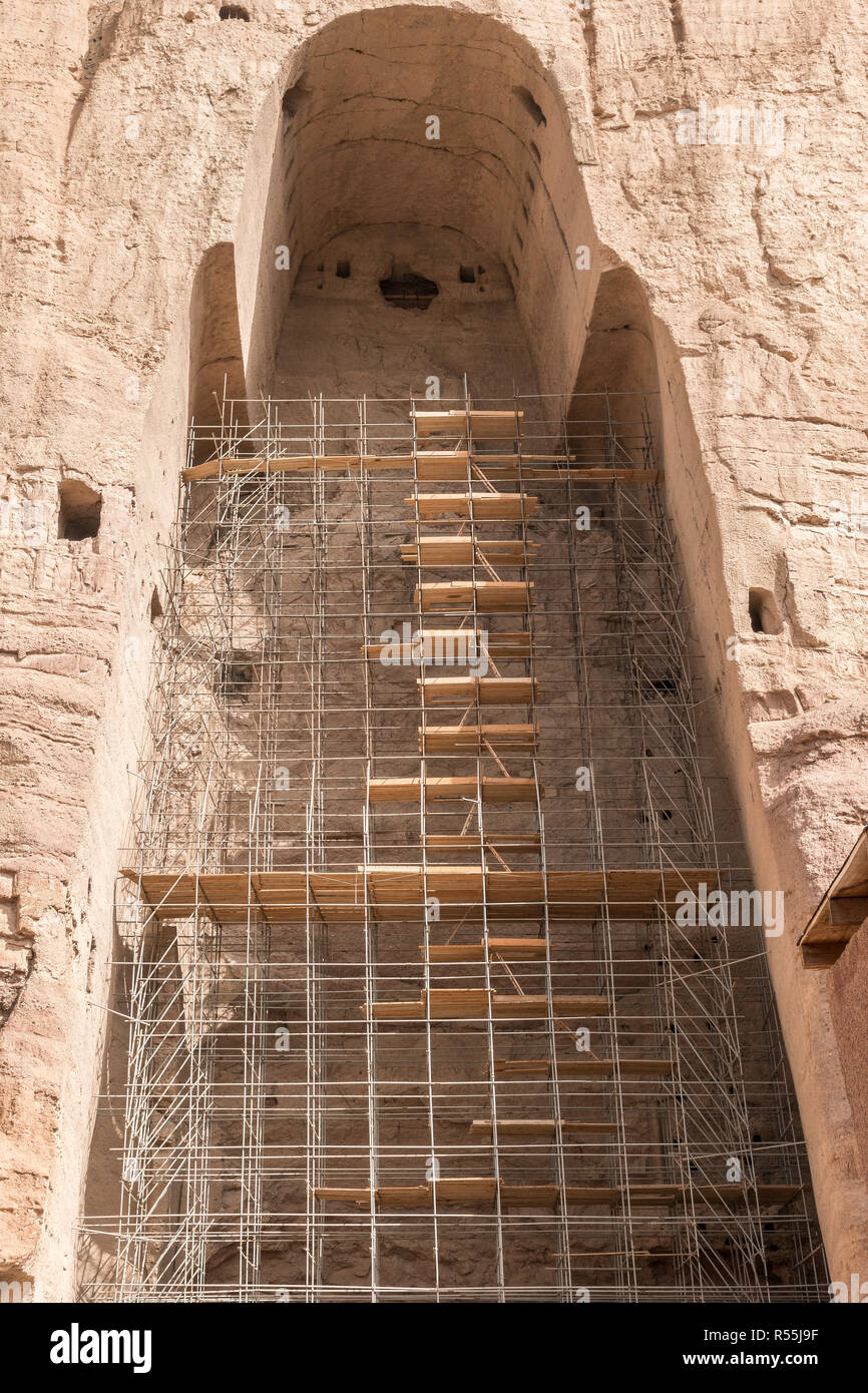 Buddha statues of bamiyan hires stock photography and images Alamy