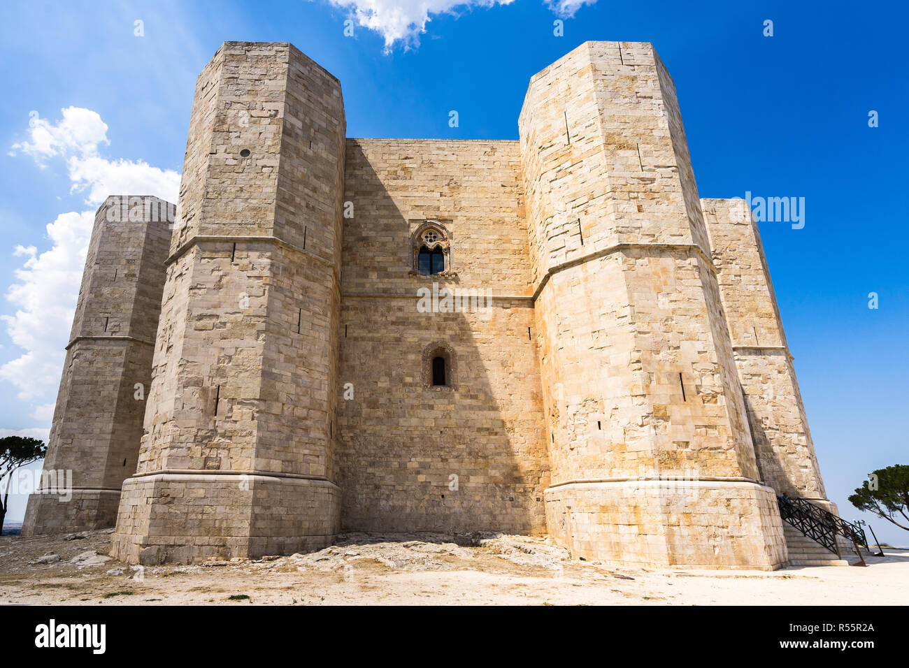 Castel del monte in apulia italy hires stock photography and images Alamy