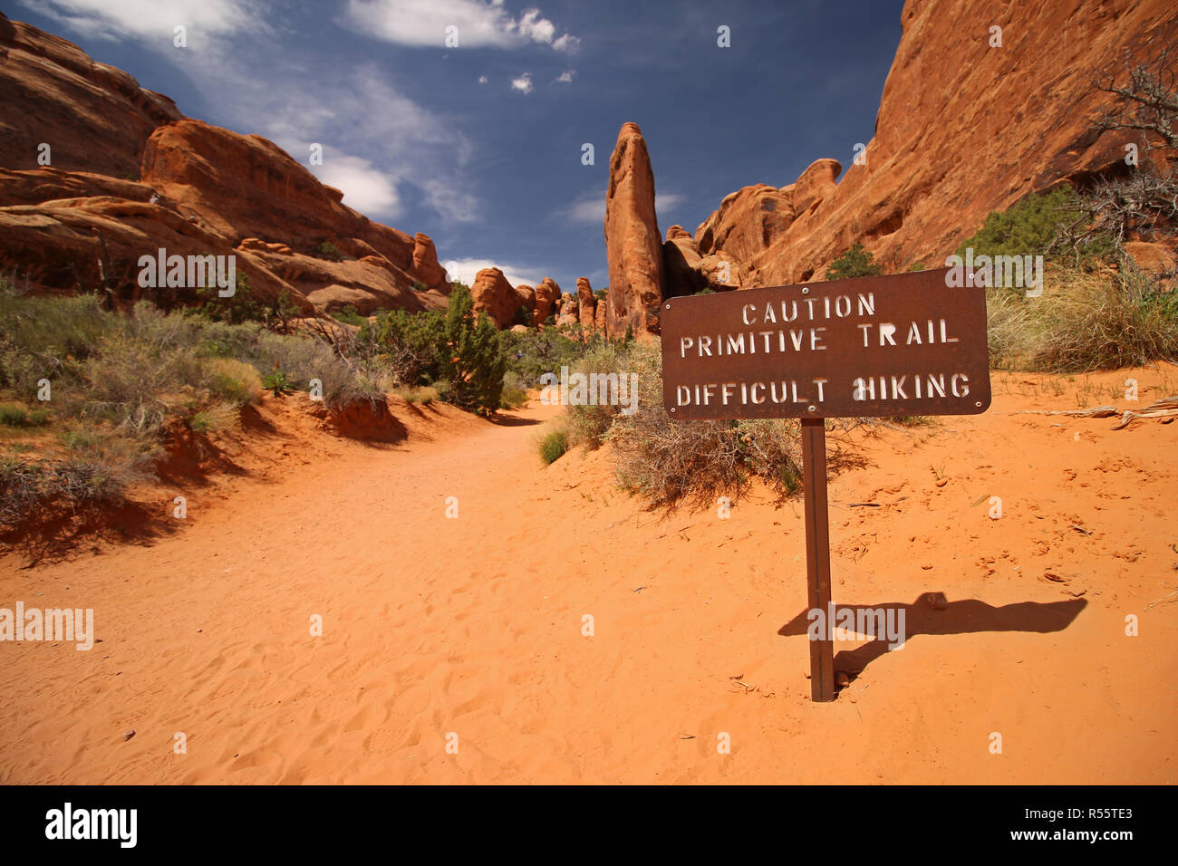 Primitive Trail Signage Primitive lean to hi-res stock photography and images - Alamy