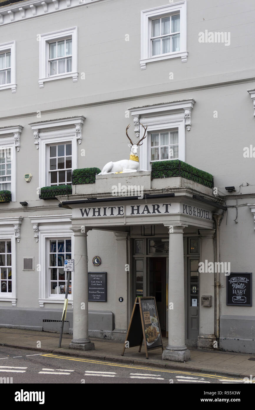 The White Hart Inn on the Market Square, Buckingham, UK; the balcony was used to declare election results in the past. Stock Photo
